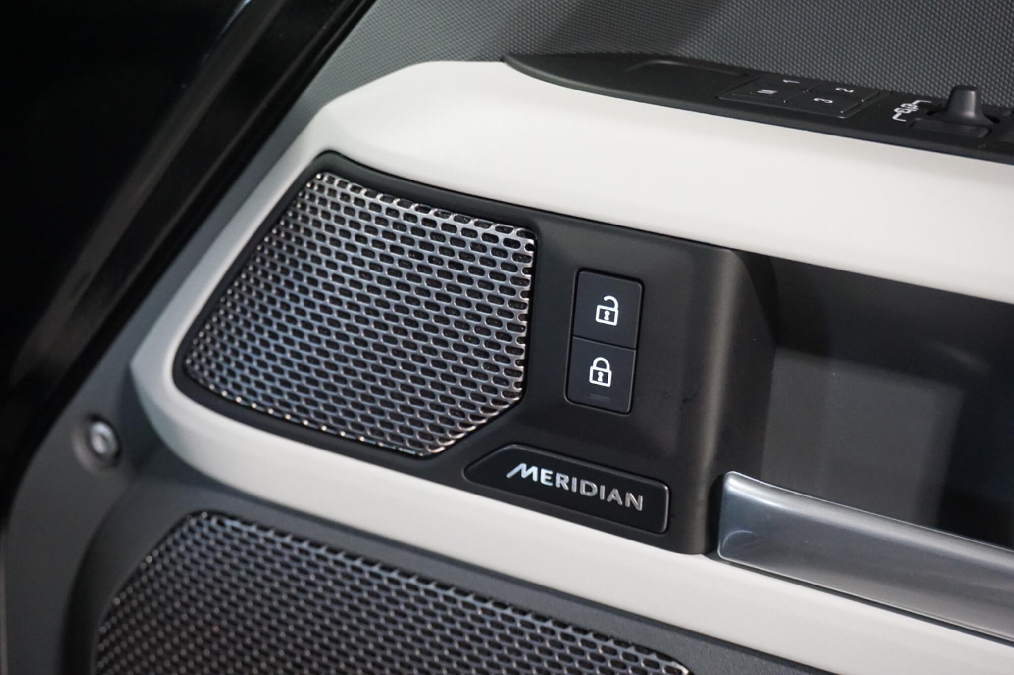 Land Rover Defender 110 3.0 D250 MHEV XS Edition SUV 5dr Diesel Auto 4WD Euro 6 (s/s) (250 ps)